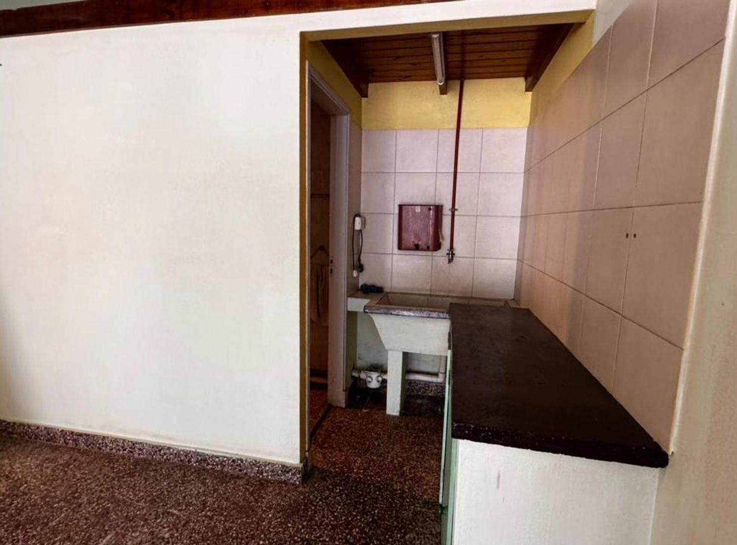 Foto de ALQUILER Local Comercial al Frente de 30 m², imagen 2