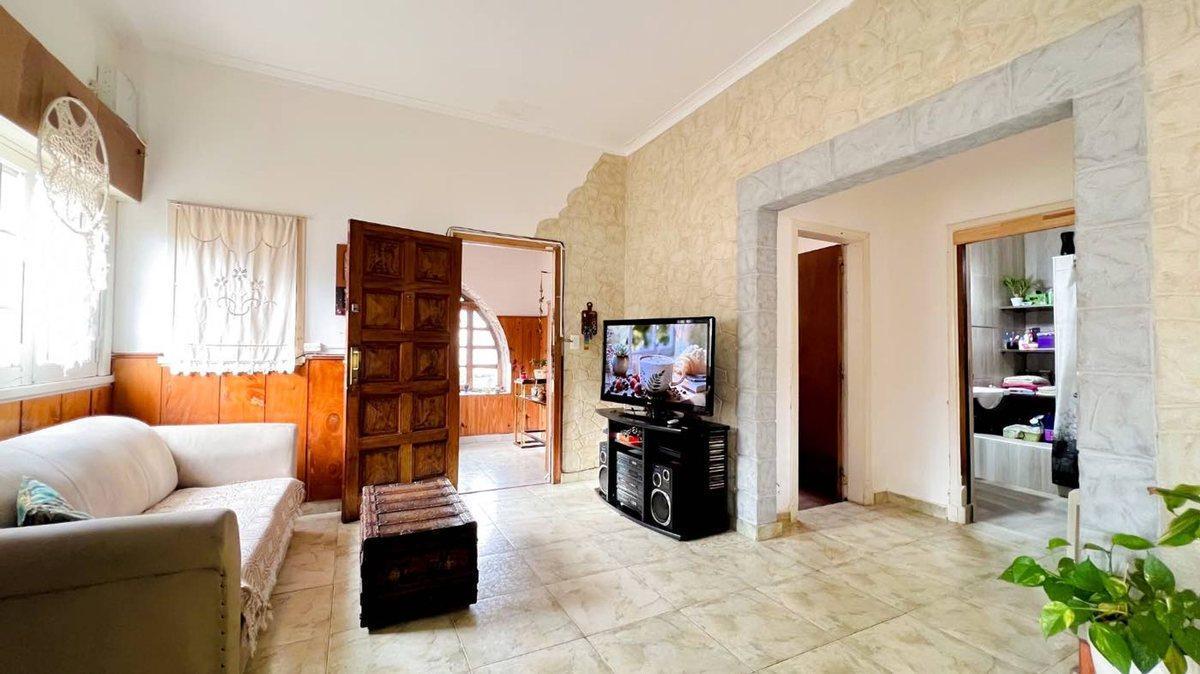 Foto de VENTA CASA 4 AMB GARAGE TIPO QUINCHO OPORTUNIDAD!, imagen 3