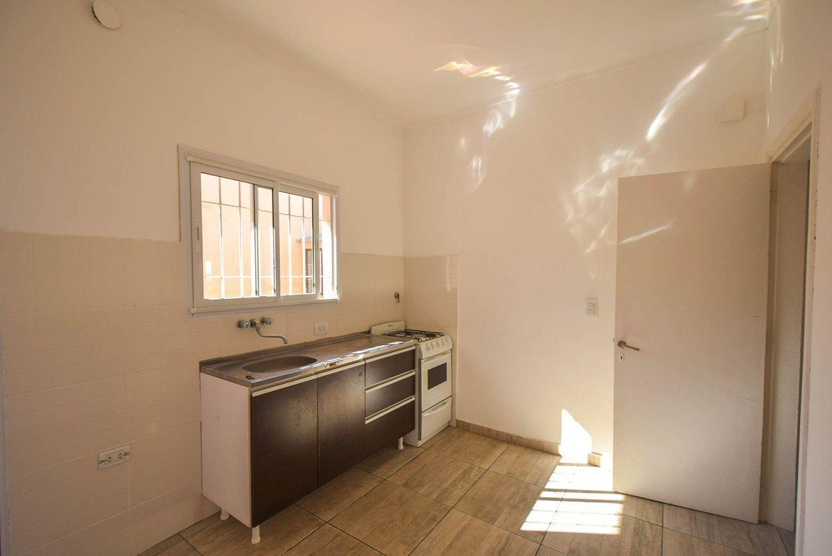 Foto de VENTA CASA PH 3 AMBIENTES PB FRENTE PATIO SAN JOSÉ, imagen 1