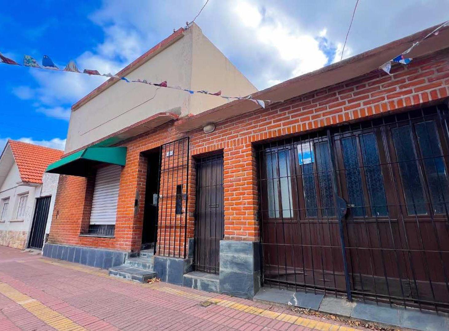 Foto de VENTA CASA CON LOCAL Y GARAGE A RECICLAR, imagen 1