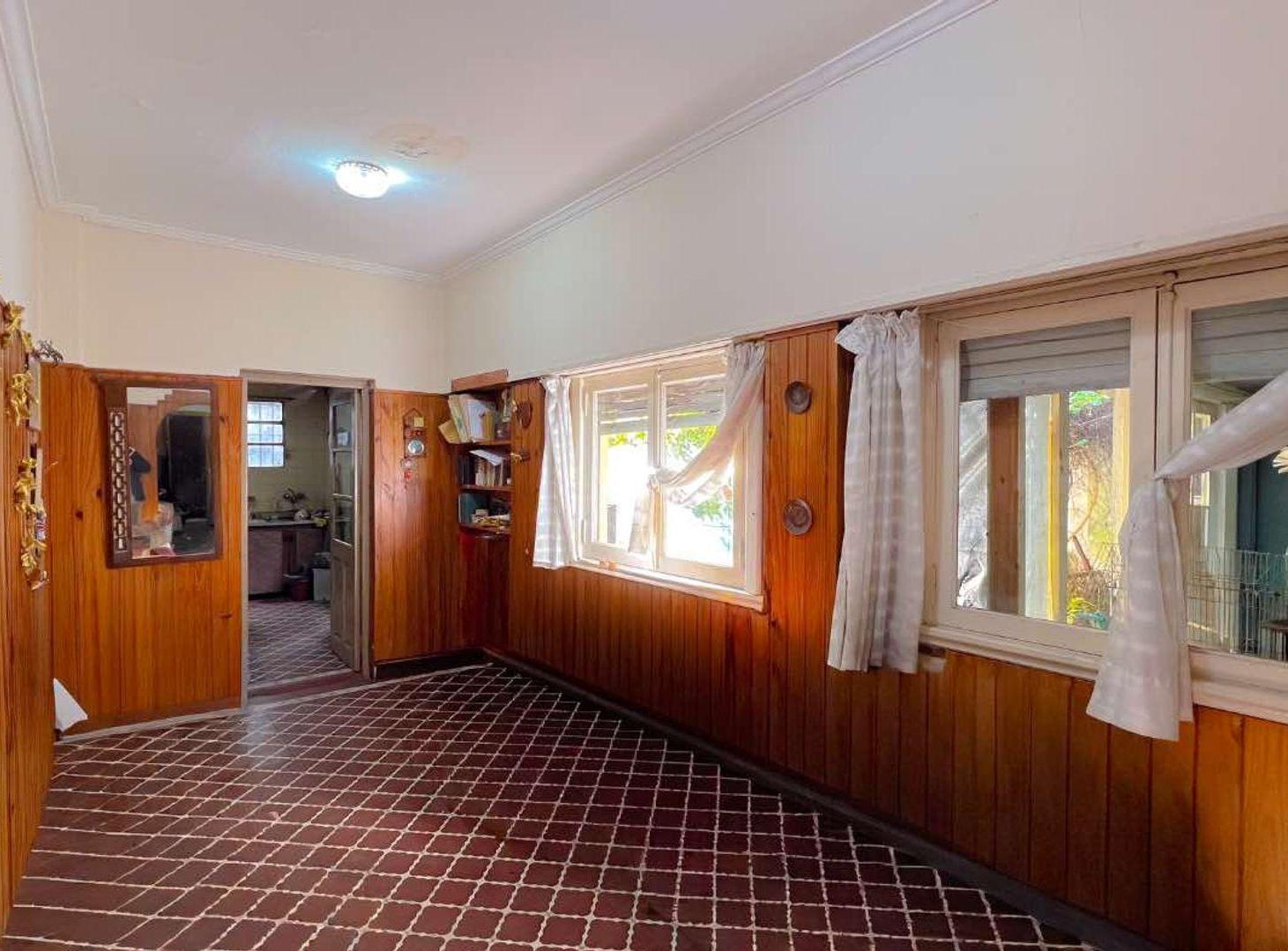 Foto de VENTA CASA CON LOCAL Y GARAGE A RECICLAR, imagen 5
