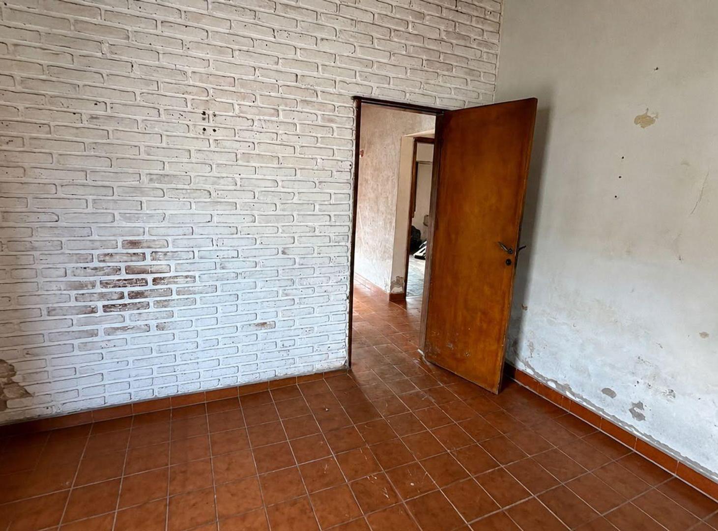 Foto de Venta PH tipo casa 3 ambientes, jardin, a reformar, imagen 1