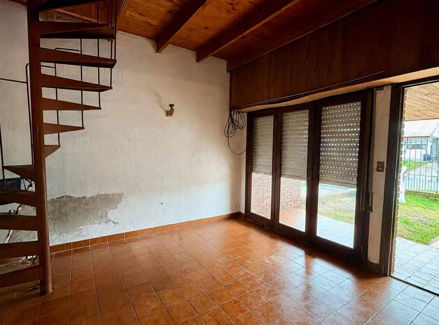Foto de Venta PH tipo casa 3 ambientes, jardin, a reformar, imagen 3