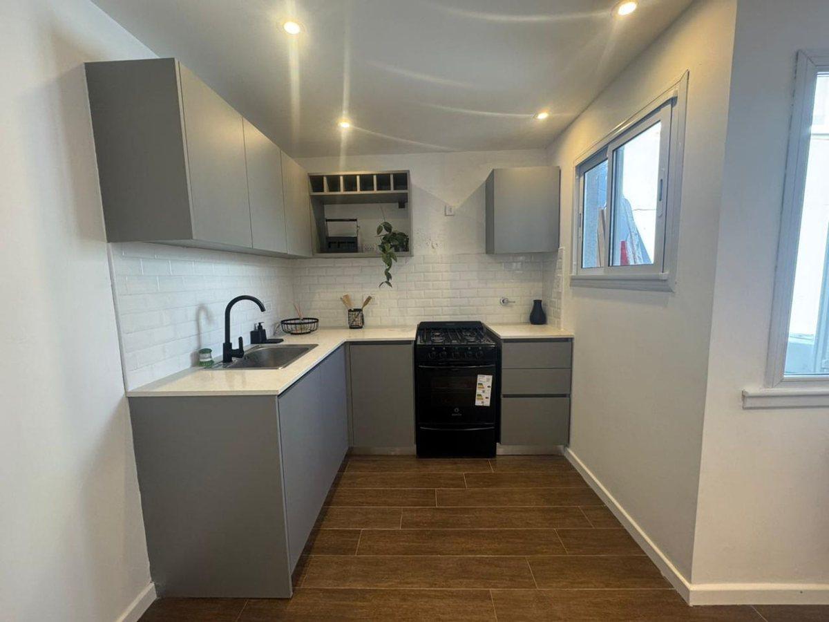 Foto de VENTA PH 2 AMB. RECICLADO Y AMOBLADO EN LA PERLA, imagen 1