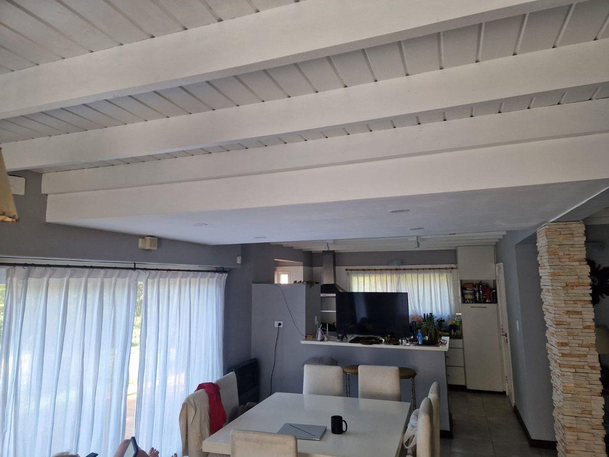 Foto de CASA 4 AMB CON PILETA SIERRA DE LOS PADRES PERMUTA, imagen 2