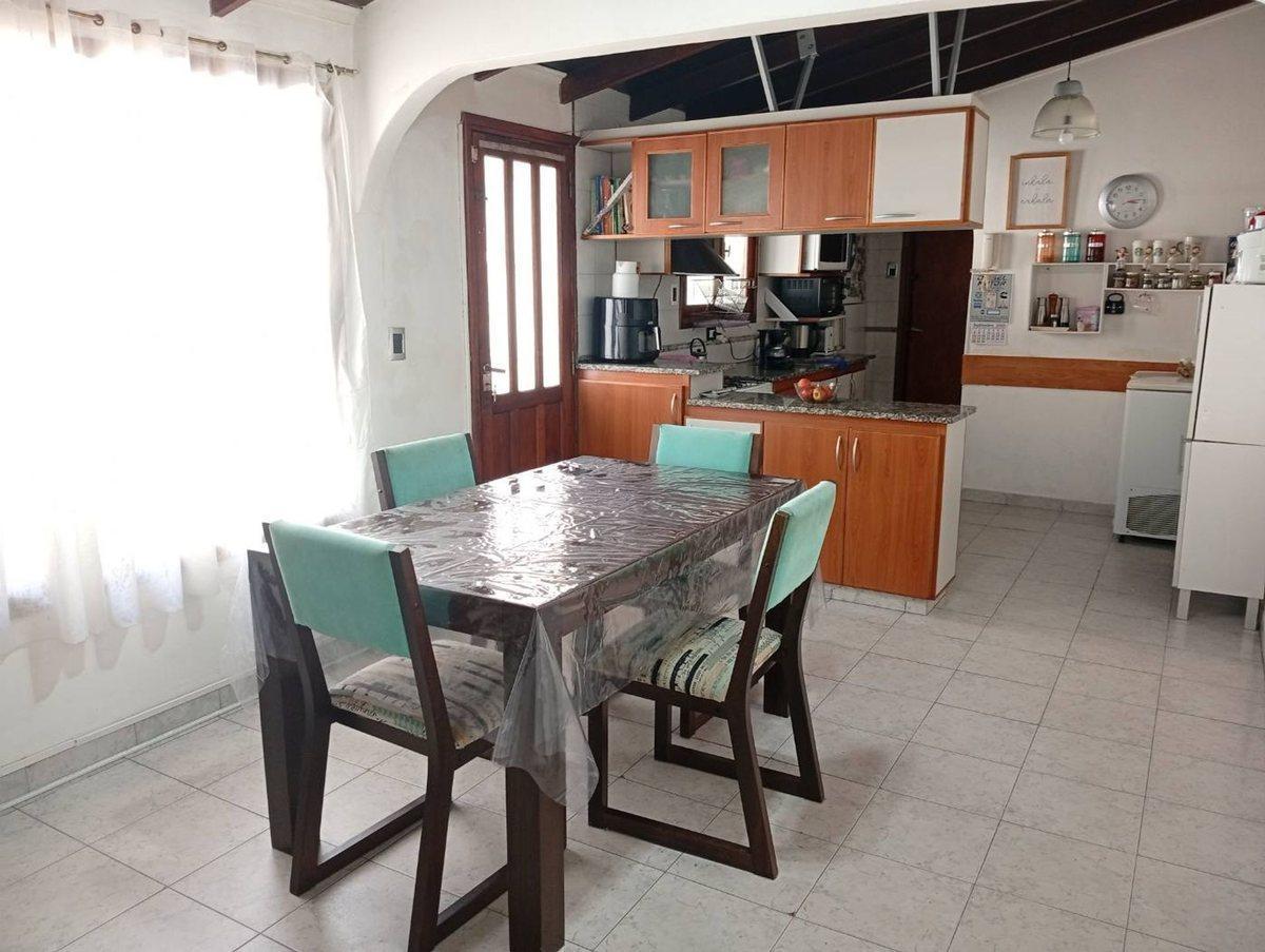 Foto de VENTA CASA 4 AMB + GALPON Y PATIO - EL GAUCHO, imagen 4