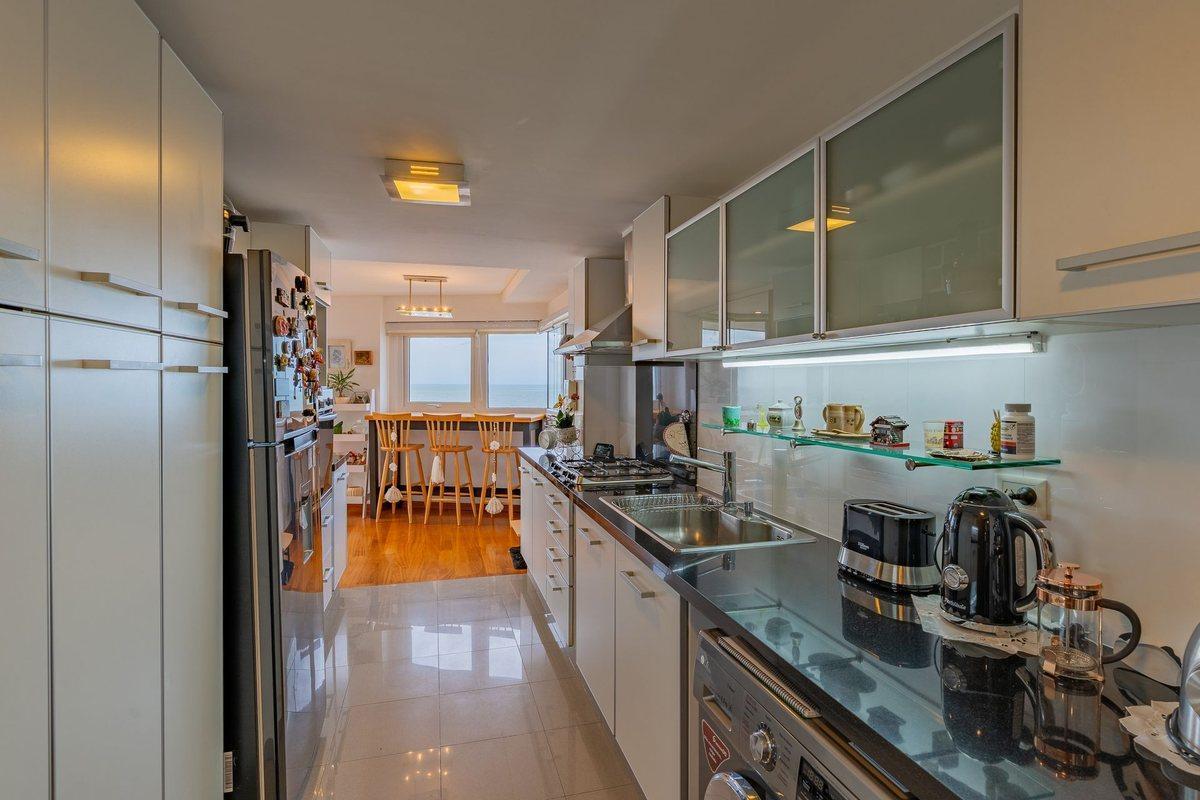 Foto de VENTA DEPARTAMENTO 4 AMB. MARAL VISTA AL MAR, imagen 2