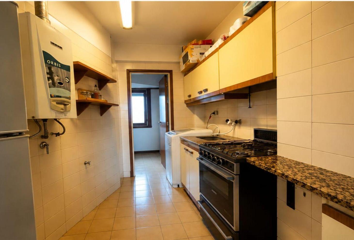 Foto de VENTA DEPTO 3 AMBIENTES + DEPENDENCIA LA PERLA, imagen 3