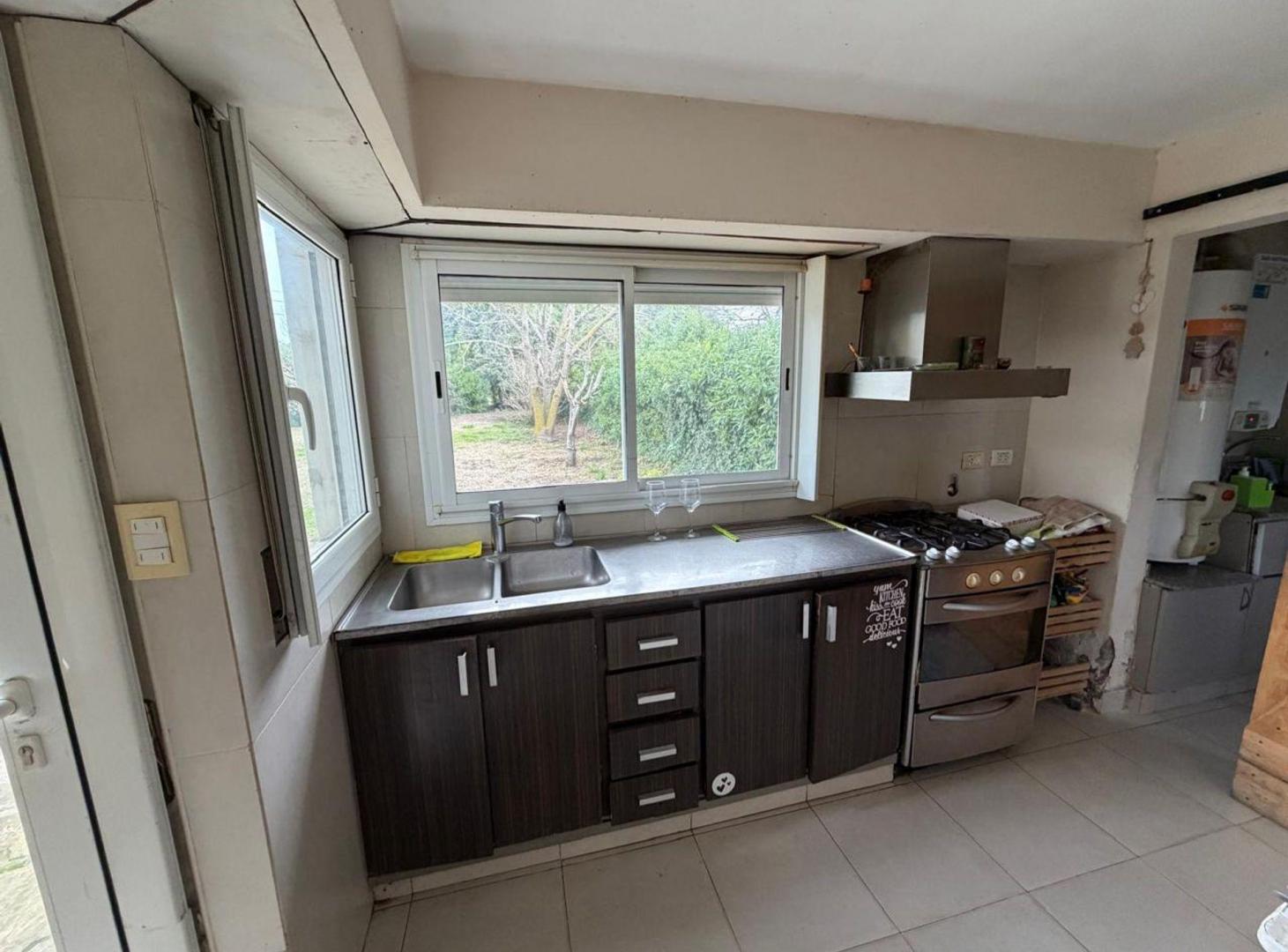 Foto de Venta Casa 4amb+Depto+Lote, parque, Zona Alfar, imagen 3
