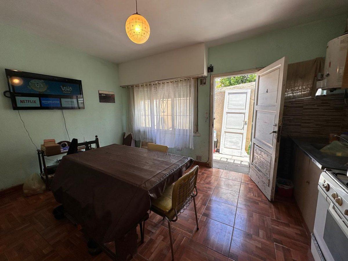 Foto de VENTA PH 2 AMB A RECICLAR B. 9 DE JULIO, imagen 3