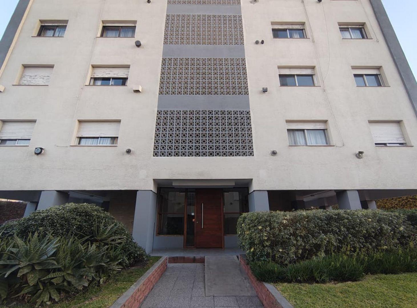 Foto de VENTA DEPARTAMENTO 3 AMB C COCHERA DON BOSCO, imagen 1