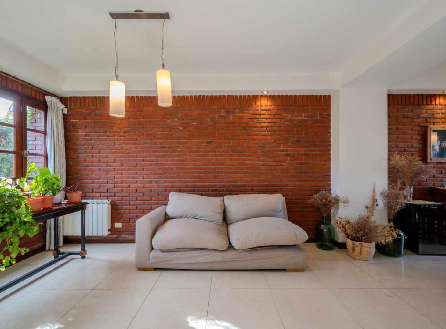 Foto de VENTA CASA 5 AMB. CON PARQUE/ LOS TRONCOS, imagen 1