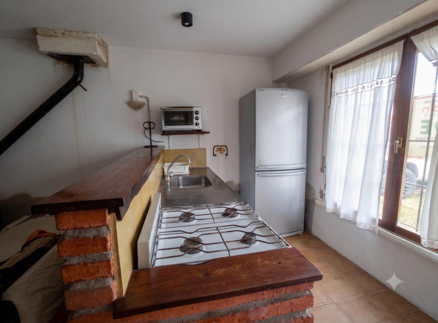 Foto de CASA 4 AMB. GRAN PARQUE, COCHERA Y DEPTO. MIRAMAR., imagen 2