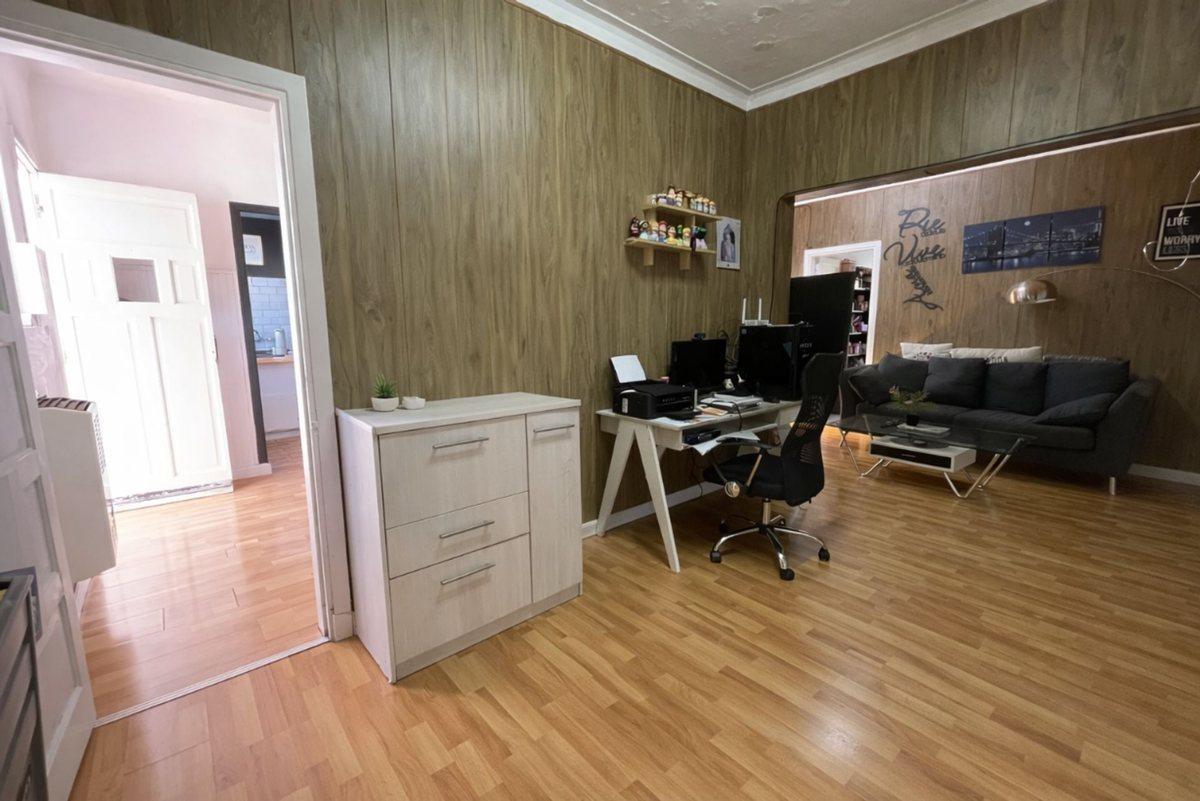 Foto de VENTA EN BLOCK VIVIENDA C/GARAJE, QUINCHO Y LOCAL, imagen 3