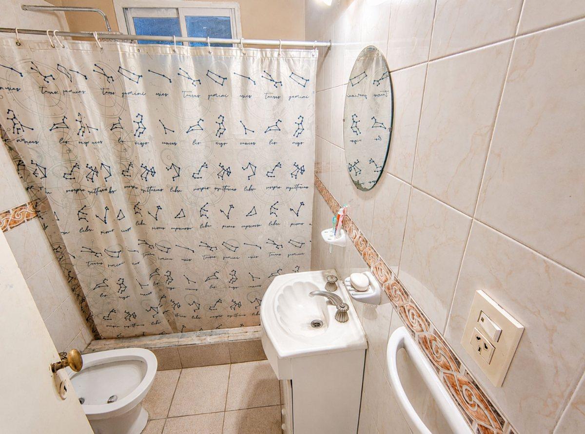 Foto de CASA EN VENTA 3 AMB, QUINCHO Y GARAGE DOBLE, imagen 5