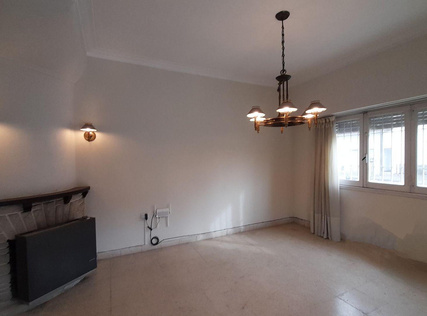 Foto de VENTA CASA 4 AMBIENTES CON GARAGE LA PERLA, imagen 3