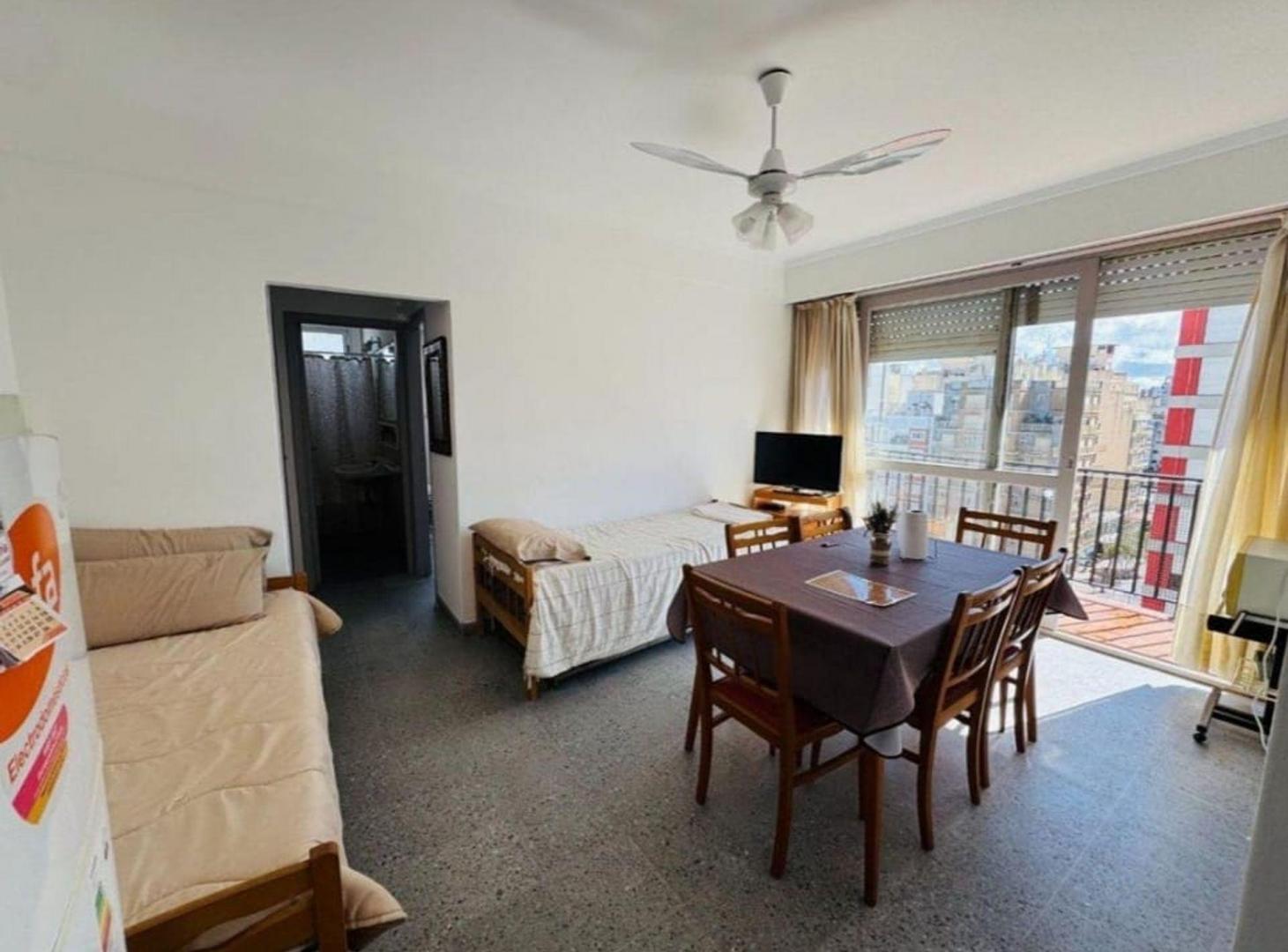 Foto de VENTA DEPARTAMENTO 2 AMBIENTES FRENTE COCHERA, imagen 2