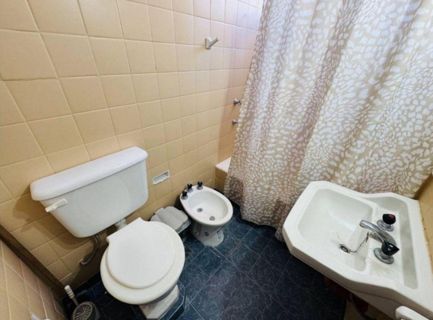 Foto de VENTA DEPARTAMENTO 2 AMBIENTES FRENTE COCHERA, imagen 5