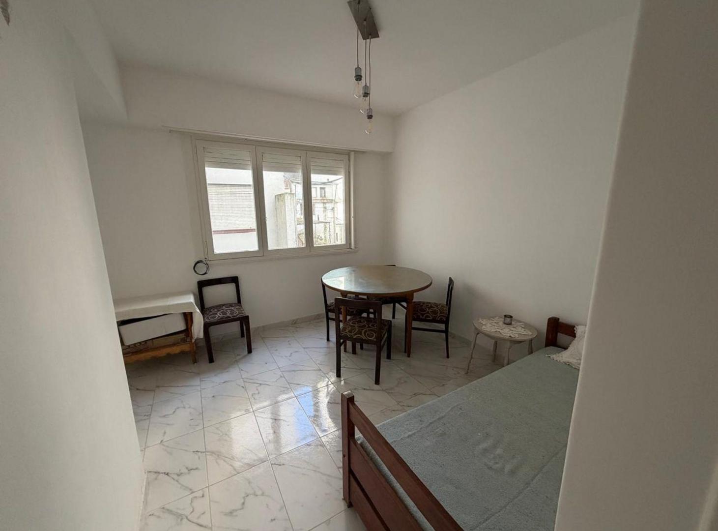Foto de VENTA DEPARTAMENTO 2 AMBIENTES RECICLADO CENTRO, imagen 4