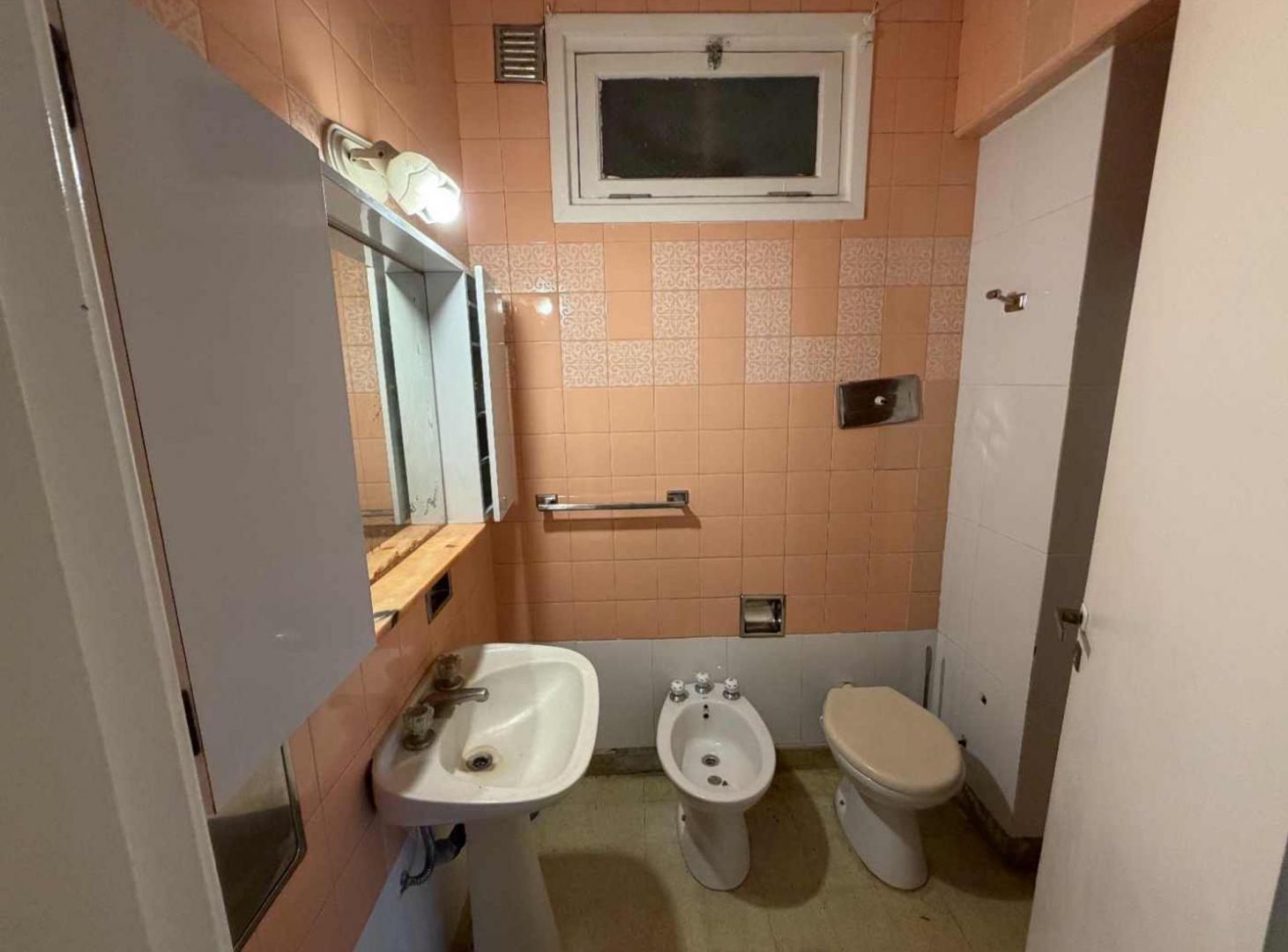 Foto de VENTA PH 3 AMBIENTES en 2 PISOS LUMINOSO SAN JUAN, imagen 3