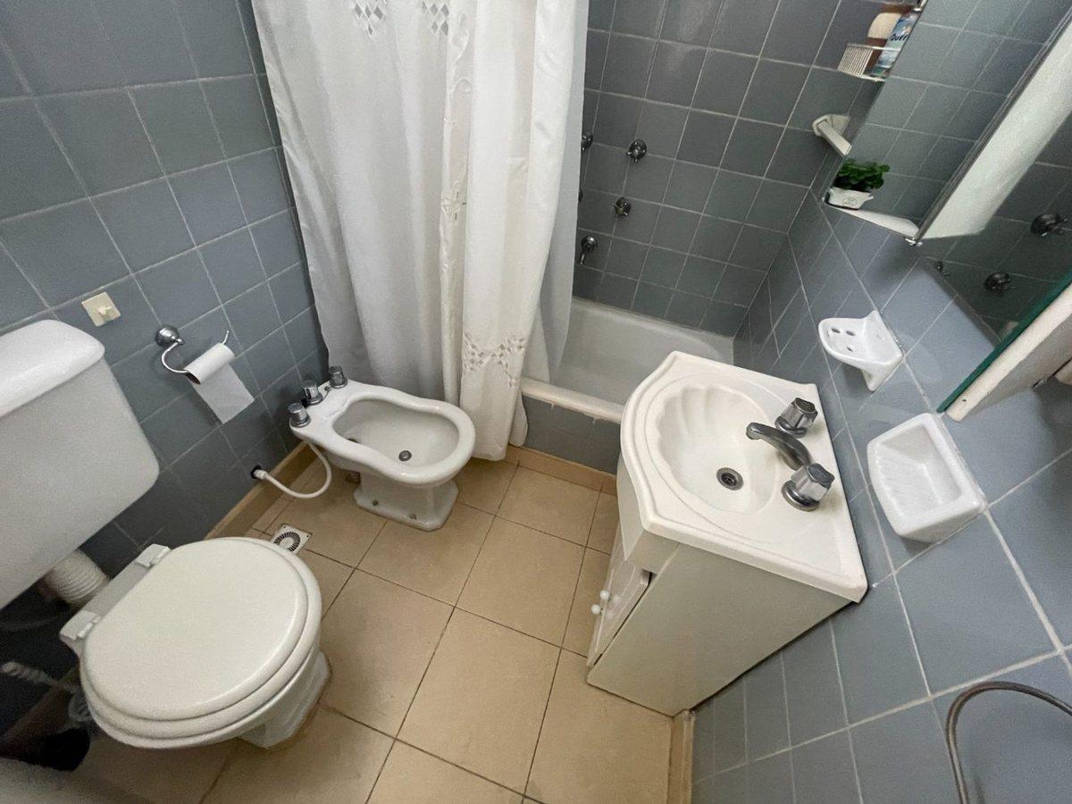 Foto de VENTA DEPARTAMENTO 2 AMBIENTES LUMINOSO CENTRO, imagen 1