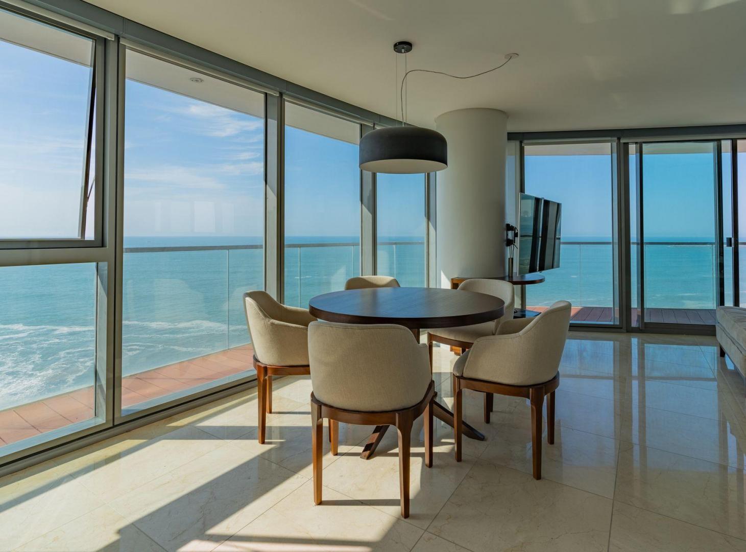 Foto de VENTA DEPARTAMENTO 3 AMBIENTE LUJOSO FRENTE AL MAR, imagen 3