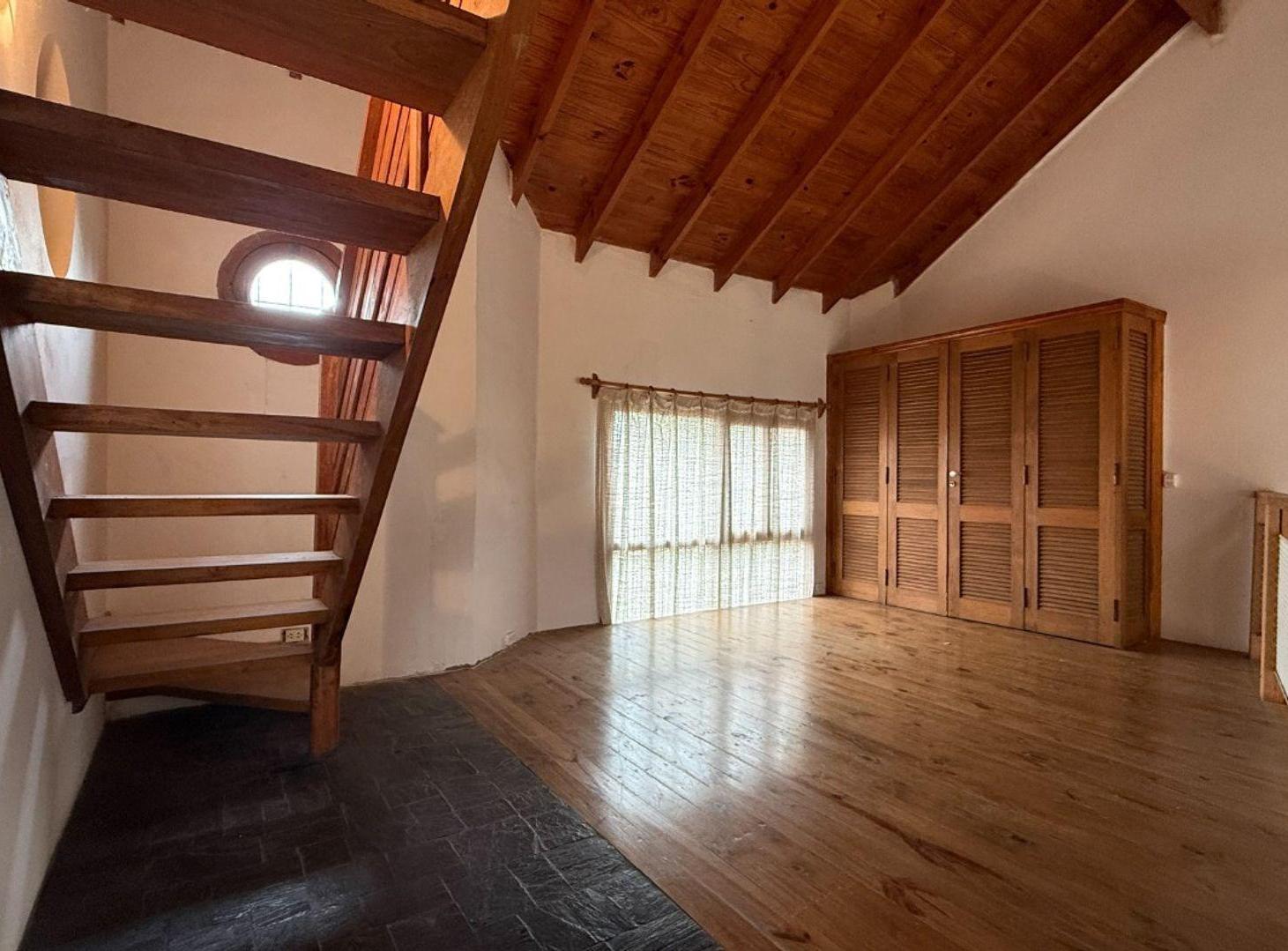 Foto de VENTA CASA 3 AMBIENTES ESCRITORIO COCHERA CAISAMAR, imagen 3