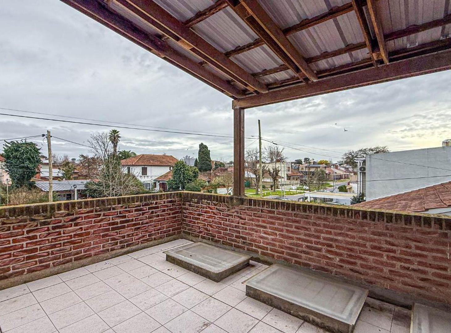 Foto de VENTA CASA 3 AMBIENTES ESCRITORIO COCHERA CAISAMAR, imagen 5