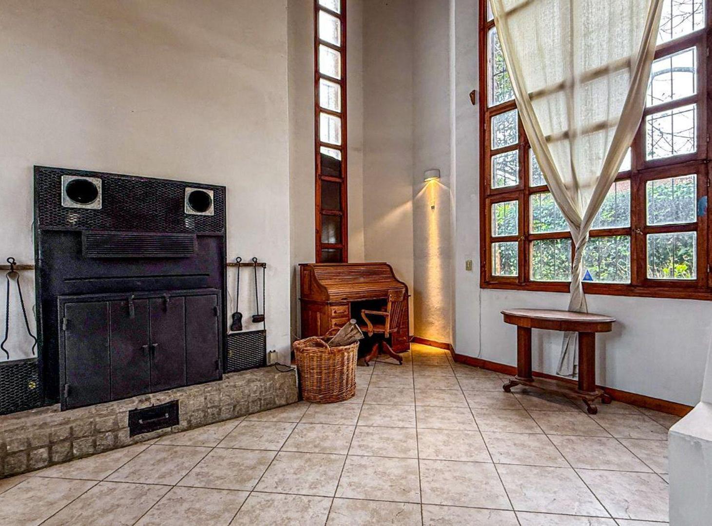 Foto de VENTA CASA 3 AMBIENTES ESCRITORIO COCHERA CAISAMAR, imagen 2