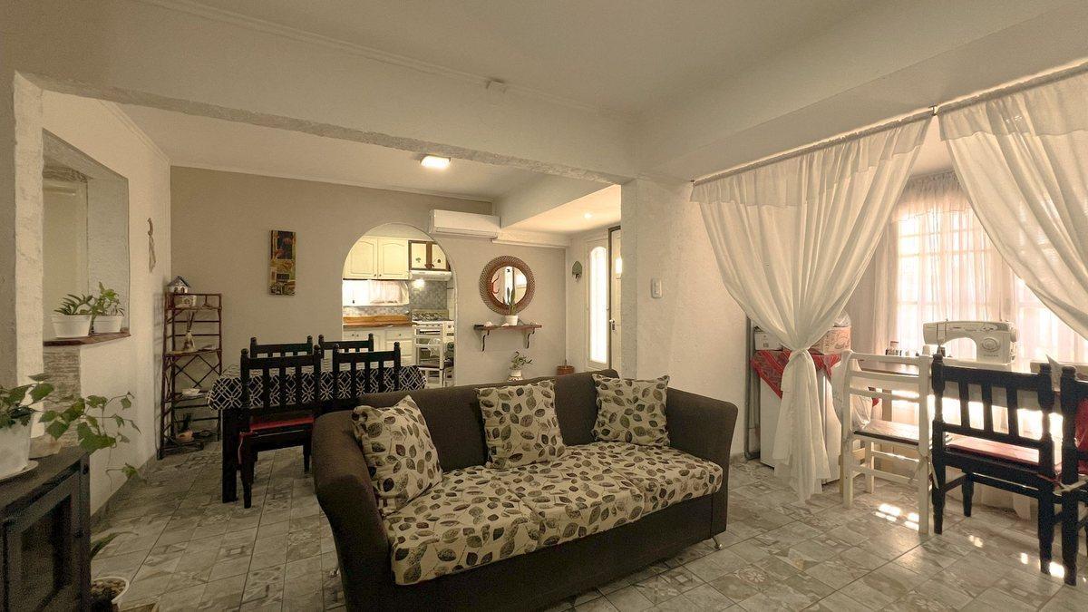 Foto de VENTA CASA 3 AMB JARDIN QUINCHO BARRIO HIPODROMO, imagen 5