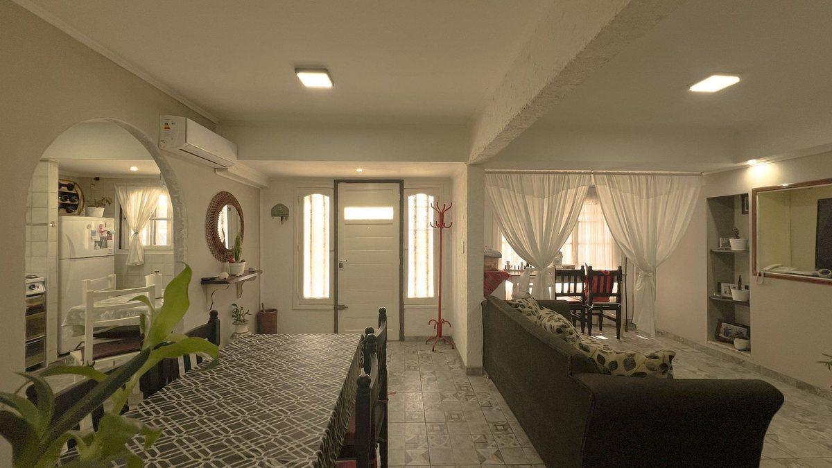 Foto de VENTA CASA 3 AMB JARDIN QUINCHO BARRIO HIPODROMO, imagen 1