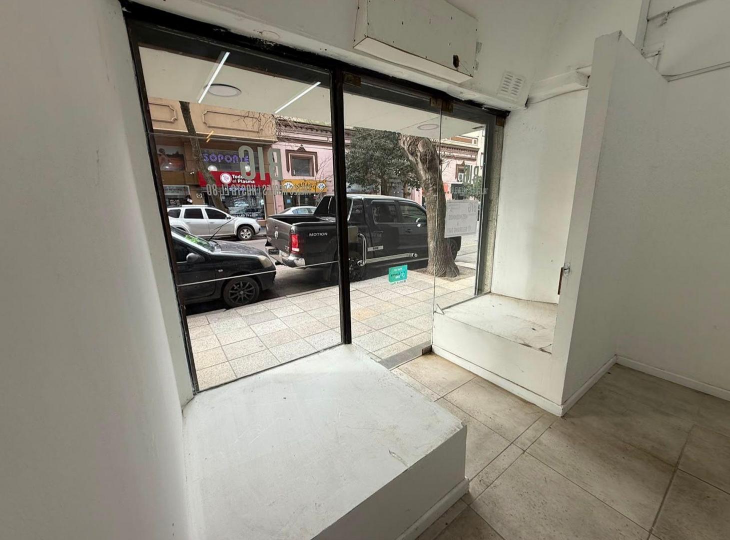 Foto de Alquiler Local Comercial Zona Centro, imagen 3