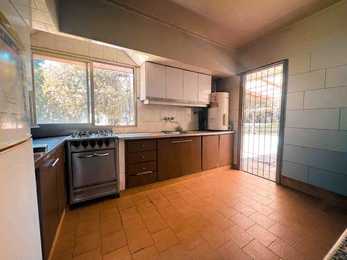 Foto de Venta Casa 3 amb. con parque de 3.000 m² y quincho, imagen 5