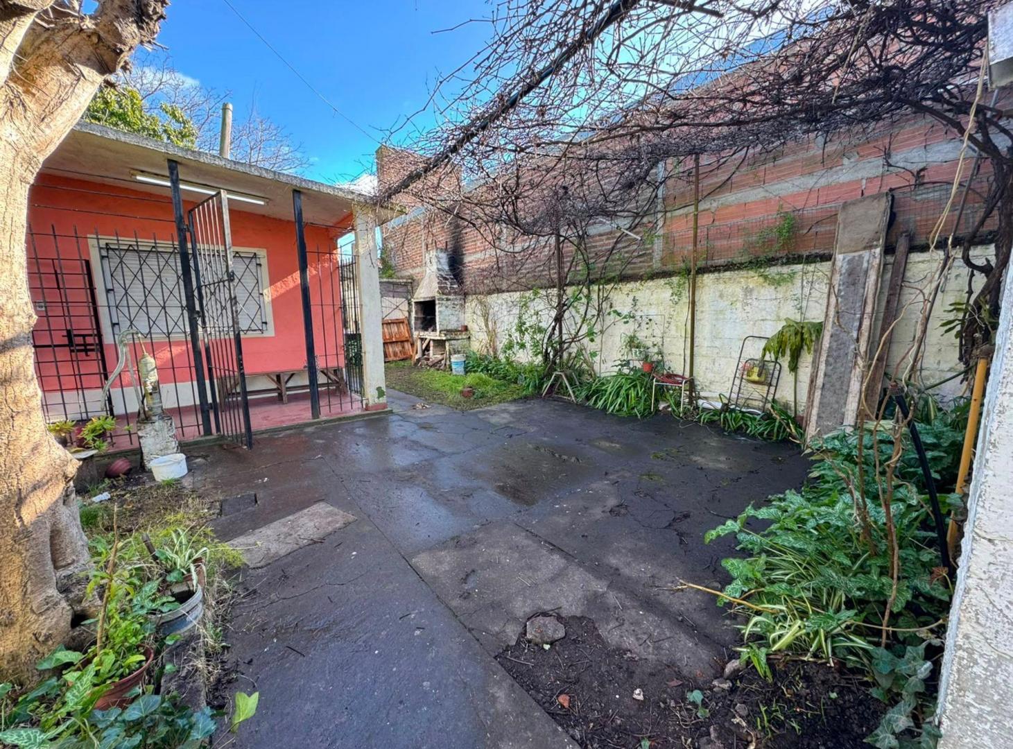 Foto de VENTA CASA 2 AMB. CON PARQUE Y COCHERA - LAVADERO, imagen 5
