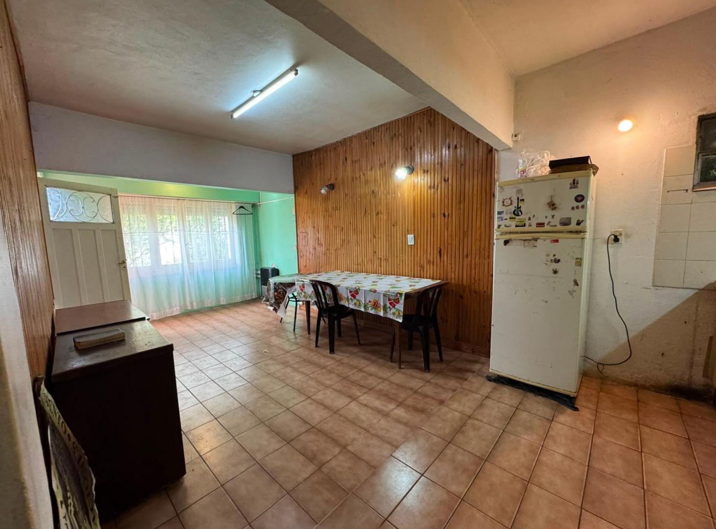Foto de VENTA CASA 2 AMB. CON PARQUE Y COCHERA - LAVADERO, imagen 4