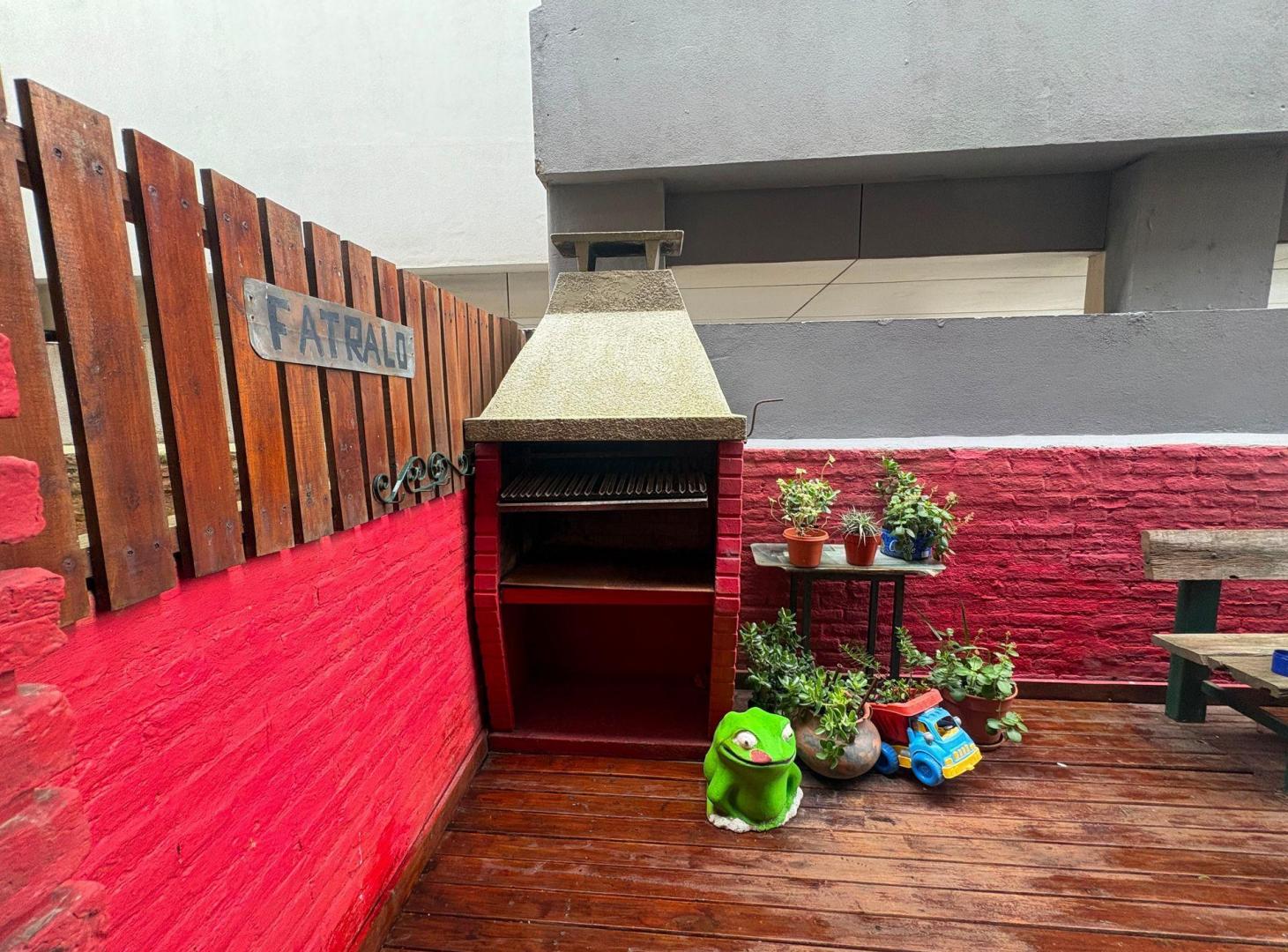 Foto de VENTA DEPTO 2 AMB + DEPEN C/ COCHERA Y PATIO MAR, imagen 5