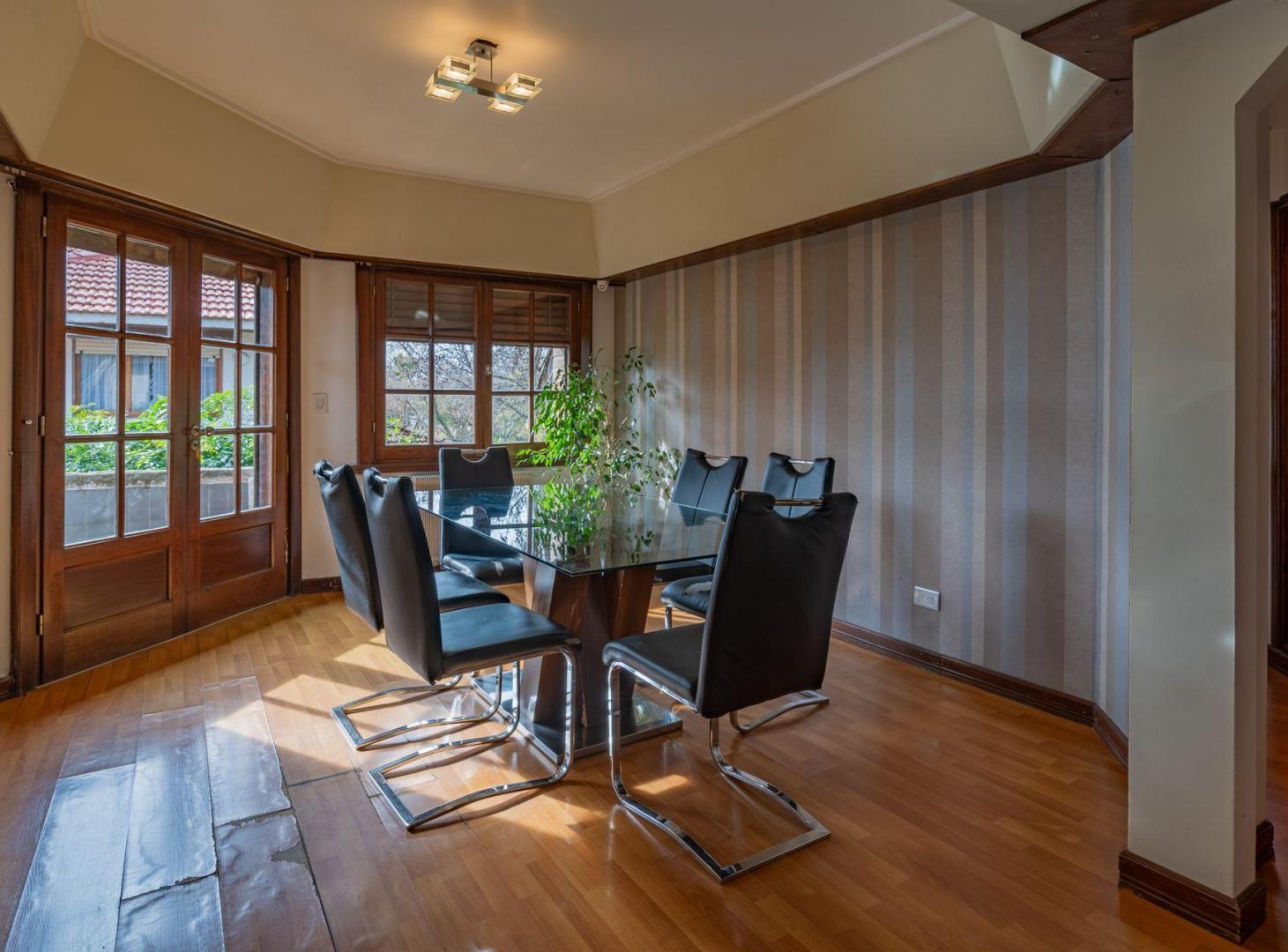 Foto de Venta chalet 6 ambientes con pileta San Carlos, imagen 4