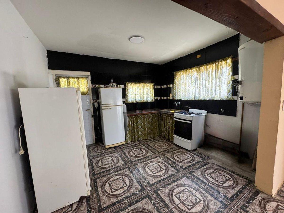 Foto de Venta casa tres ambientes parque y entrada de auto, imagen 2