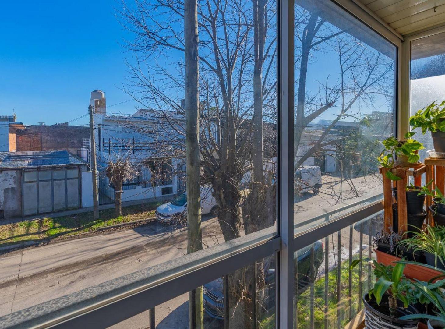 Foto de Venta PH 3 ambientes cochera quincho Sarmiento, imagen 2
