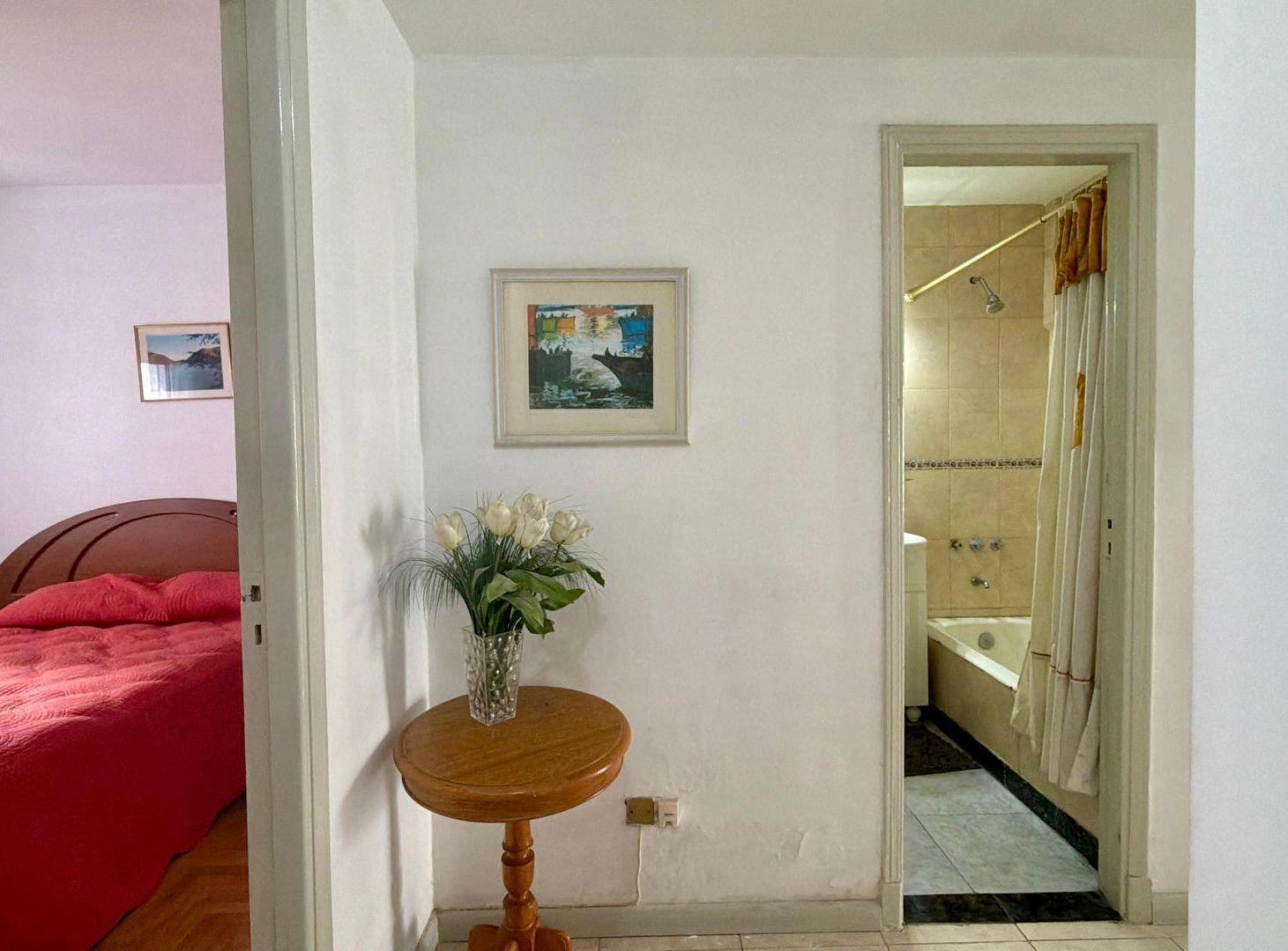 Foto de VENTA DPTO 2 AMB C/DPCIA COCHERA FRENTE ALDREY, imagen 3