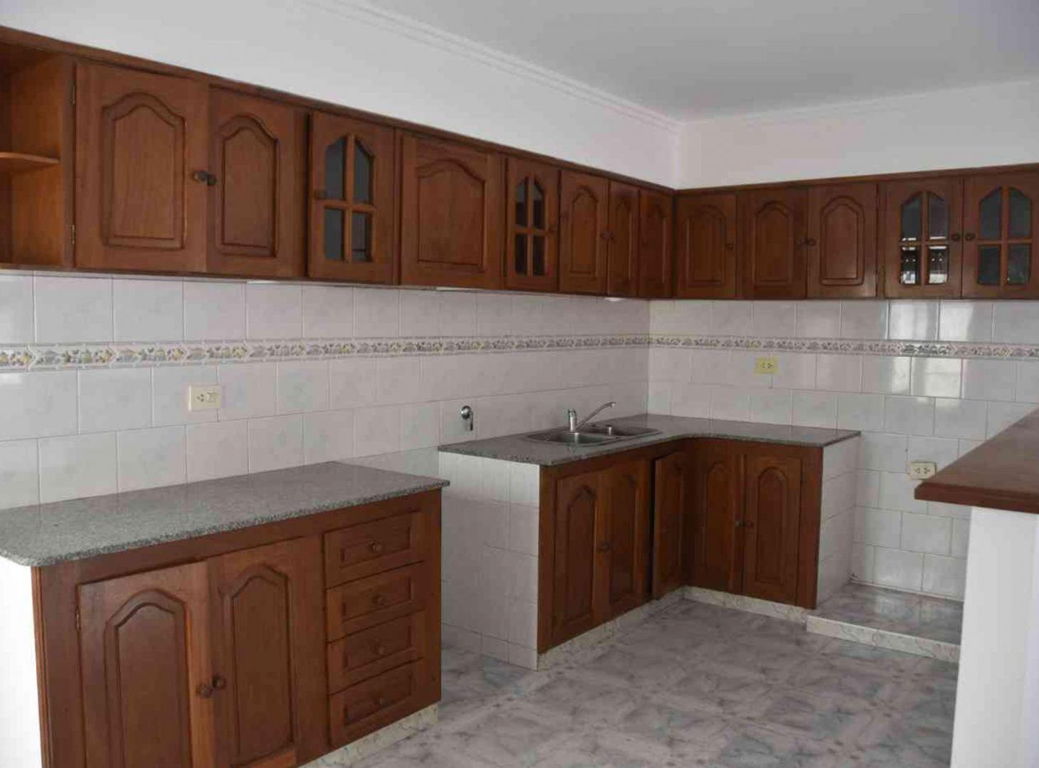 Foto de VENTA CASA 4 AMB C/GARAGE CENTRO BALCARCE A.CREDIT, imagen 2