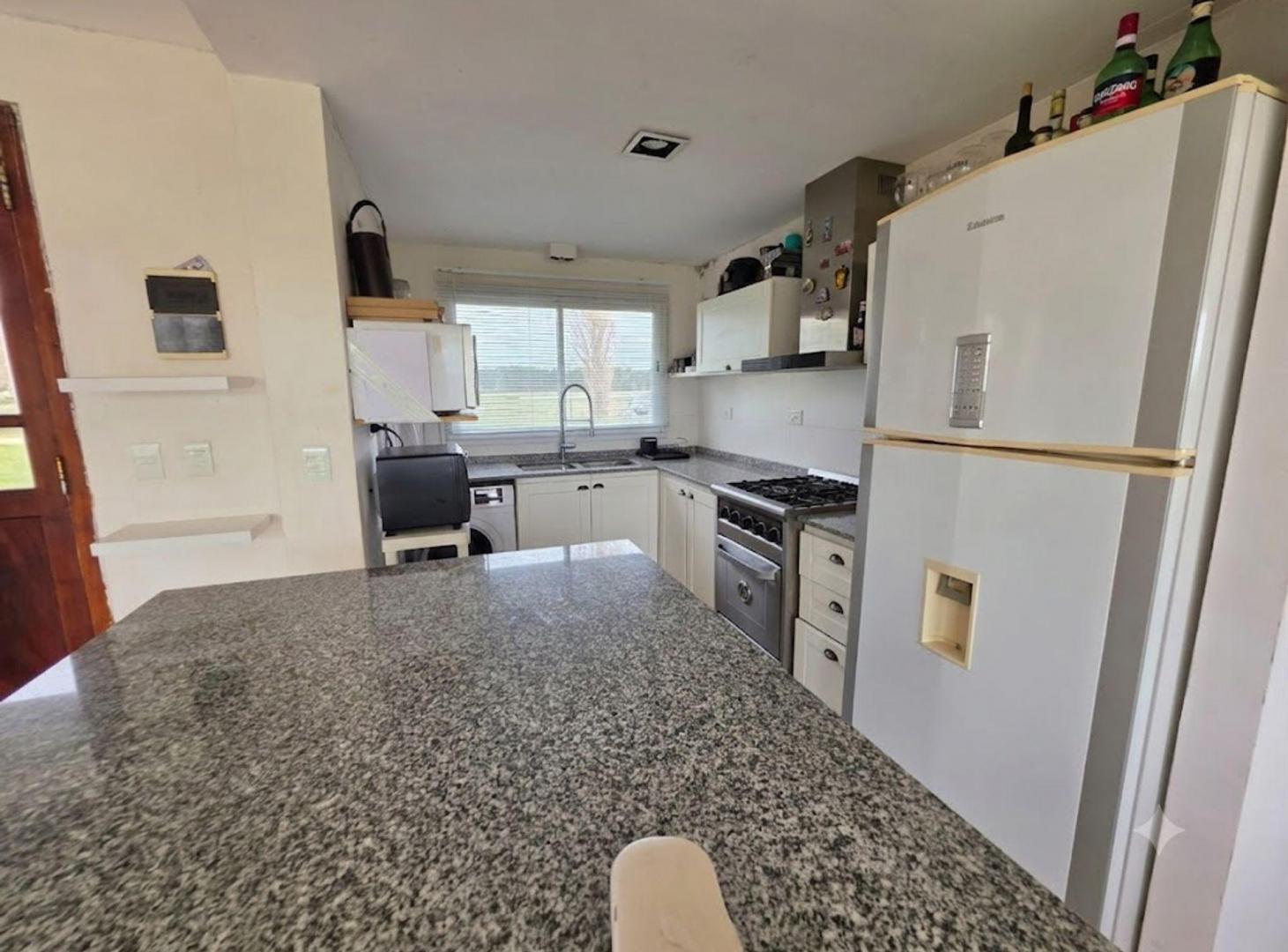 Foto de VENTA CASA MODERNA 4 AMBIENTES PARQUE ATLANTIDA, imagen 3