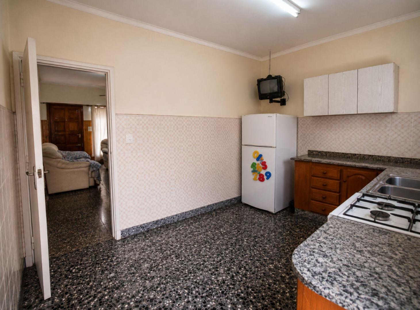 Foto de CASA EN BLOCK SOBRE LOTE PROPIO CON PARQUE ALFAR, imagen 3