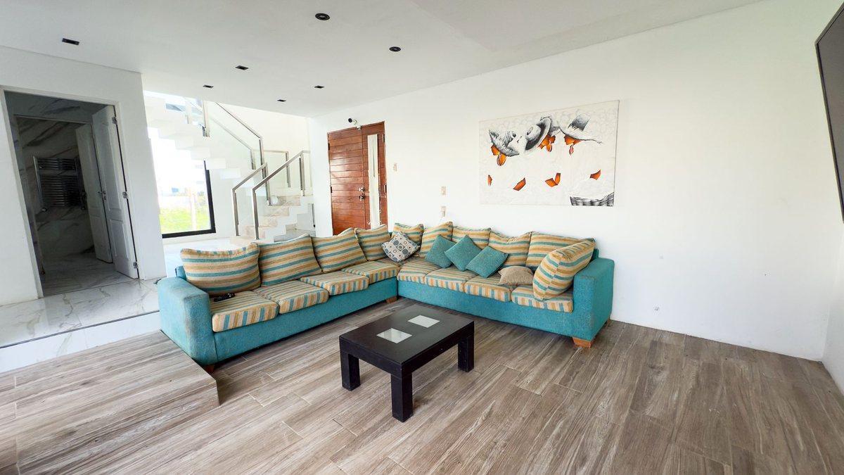 Foto de VENTA CASA 4 AMBIENTES PARQUE Y PILETA CAMET NORTE, imagen 2