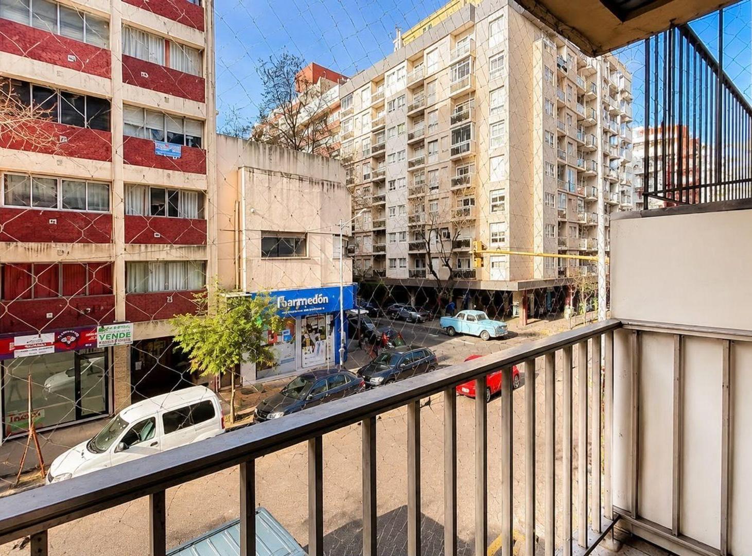 Foto de VENTA DEPARTAMENTO 2 AMBIENTES CENTRO CON BALCON., imagen 2