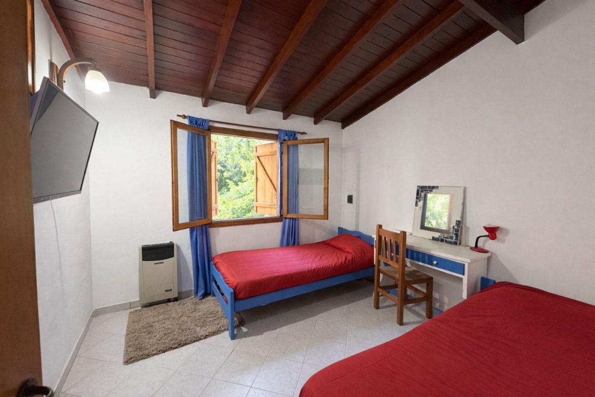 Foto de VENTA CASA 3 AMBIENTES PATIO Y COCHERA P. MOGOTES, imagen 3