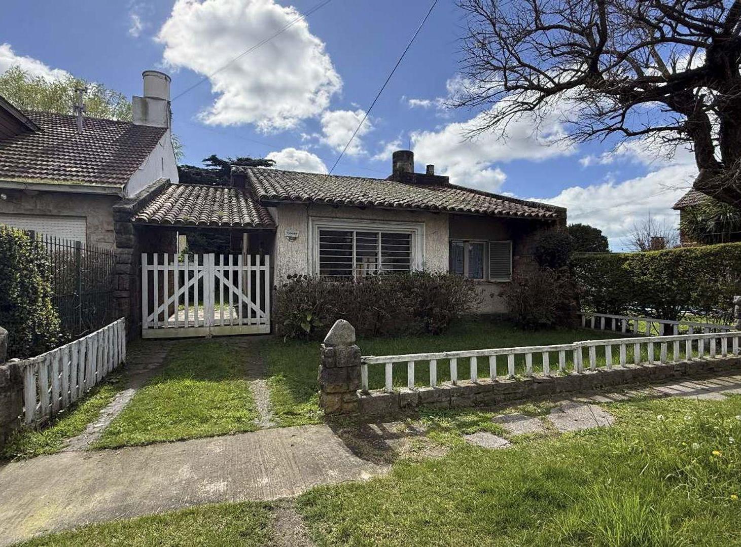 Foto de VENTA CASA 4 AMB CON GARAGE Y JARDIN LOS PINARES, imagen 5