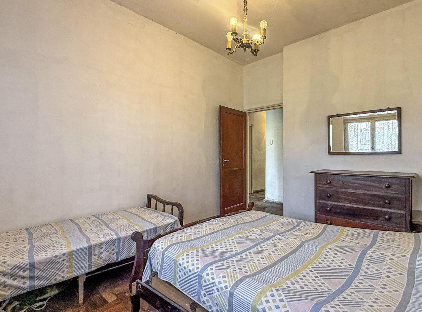 Foto de VENTA CASA 4 AMB CON GARAGE Y JARDIN LOS PINARES, imagen 2