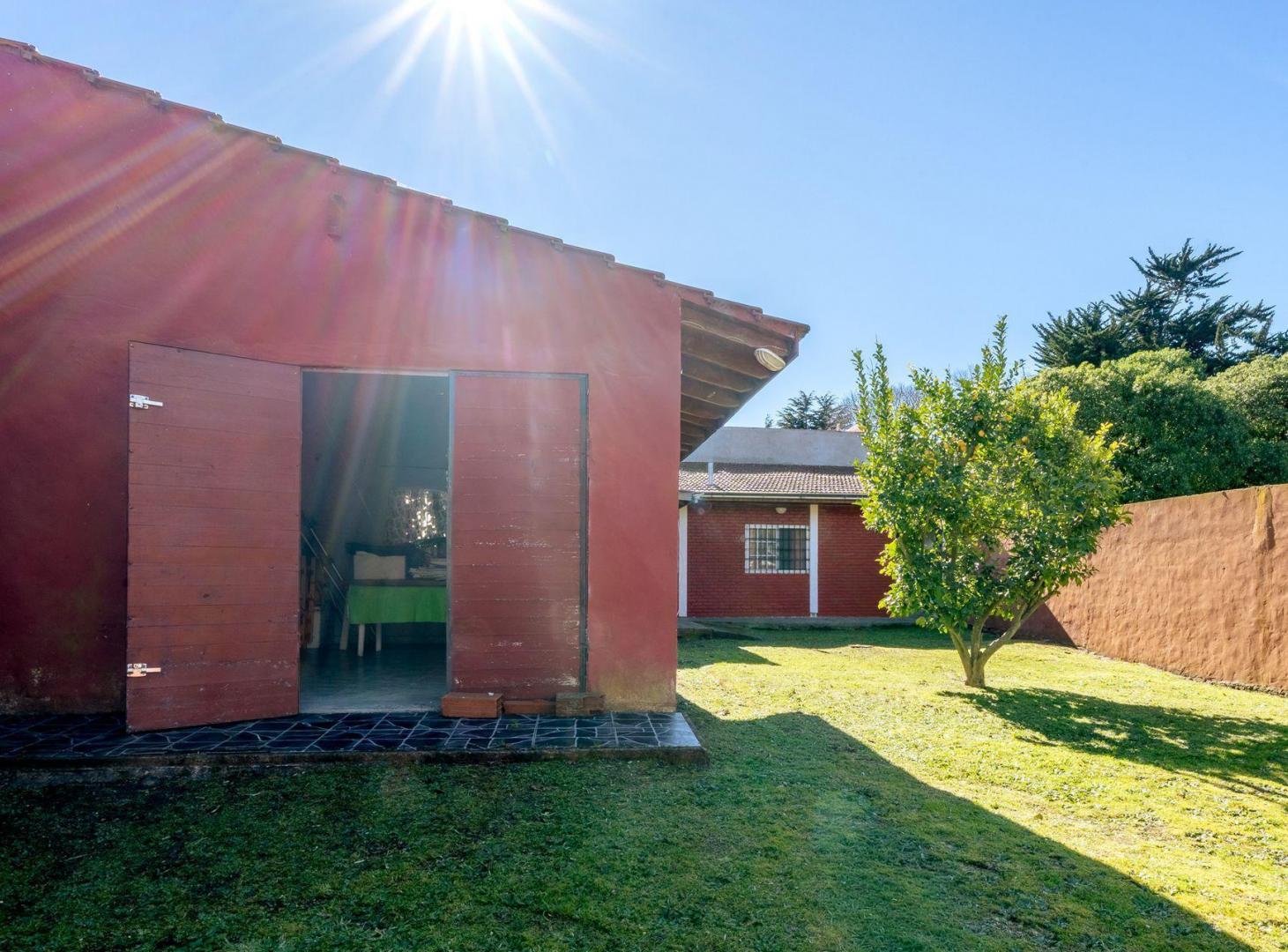 Foto de VENTA CASA CON PARQUE LAS DALIAS, imagen 1