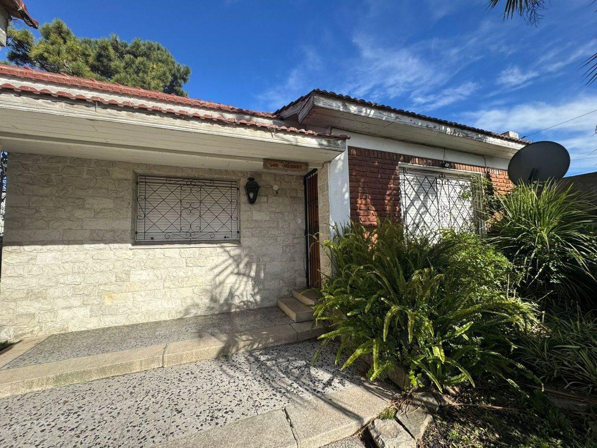 Foto de CASA 4 AMB. CON QUINCHO Y PARQUE B. PUNTA MOGOTES, imagen 1